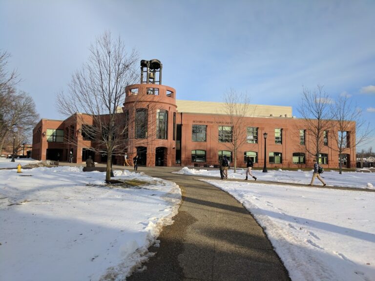 Springfield College Bookstore 768x576
